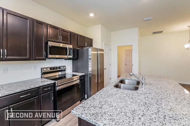 Building Photo - 1012 NE 32nd Terrace Rental