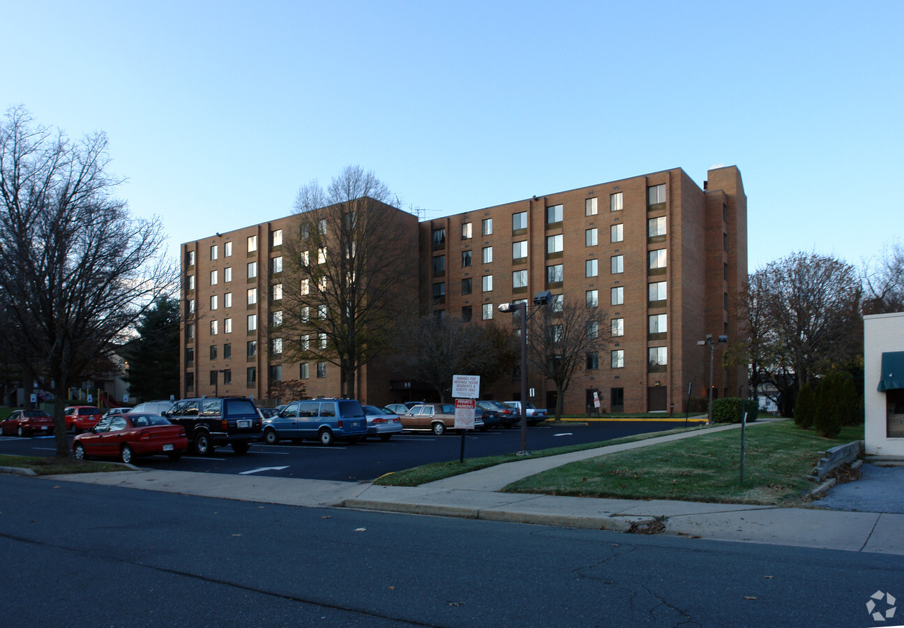 Heritage House - Heritage House Apartments