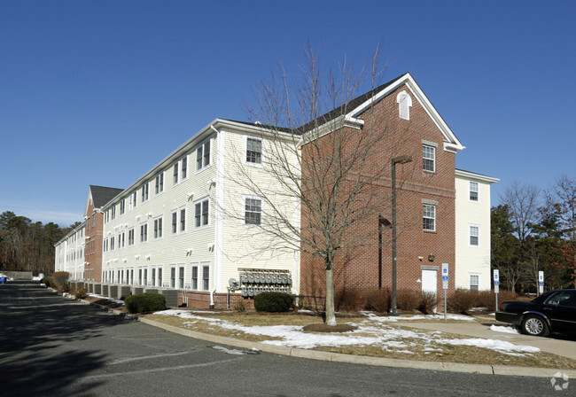 The Pines at Tinton Falls - The Pines at Tinton Falls Apartments