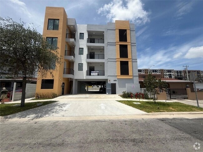 Building Photo - 879 E 24th St Rental