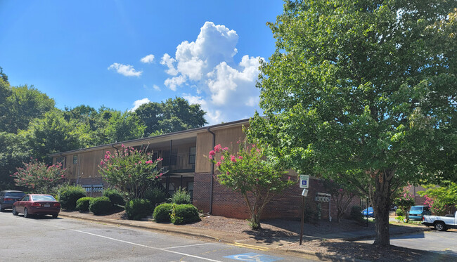 Building Photo - East Winds Apartments