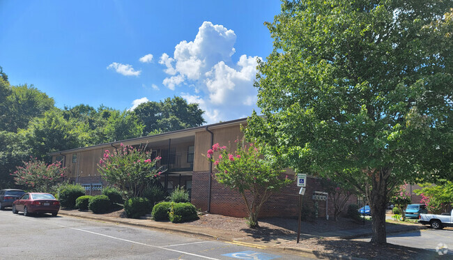 Building Photo - East Winds Apartments