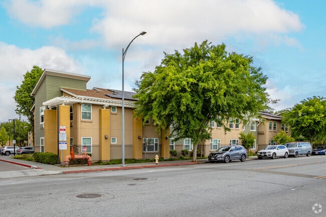 Building Photo - Monterey Villa