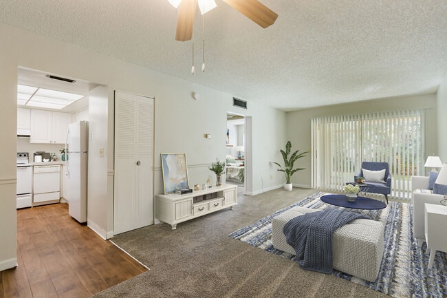 Photo - Imperial Palms Apartments