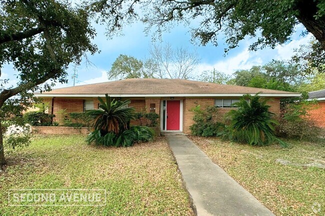 Building Photo - 1000 Lindenwood Dr Rental