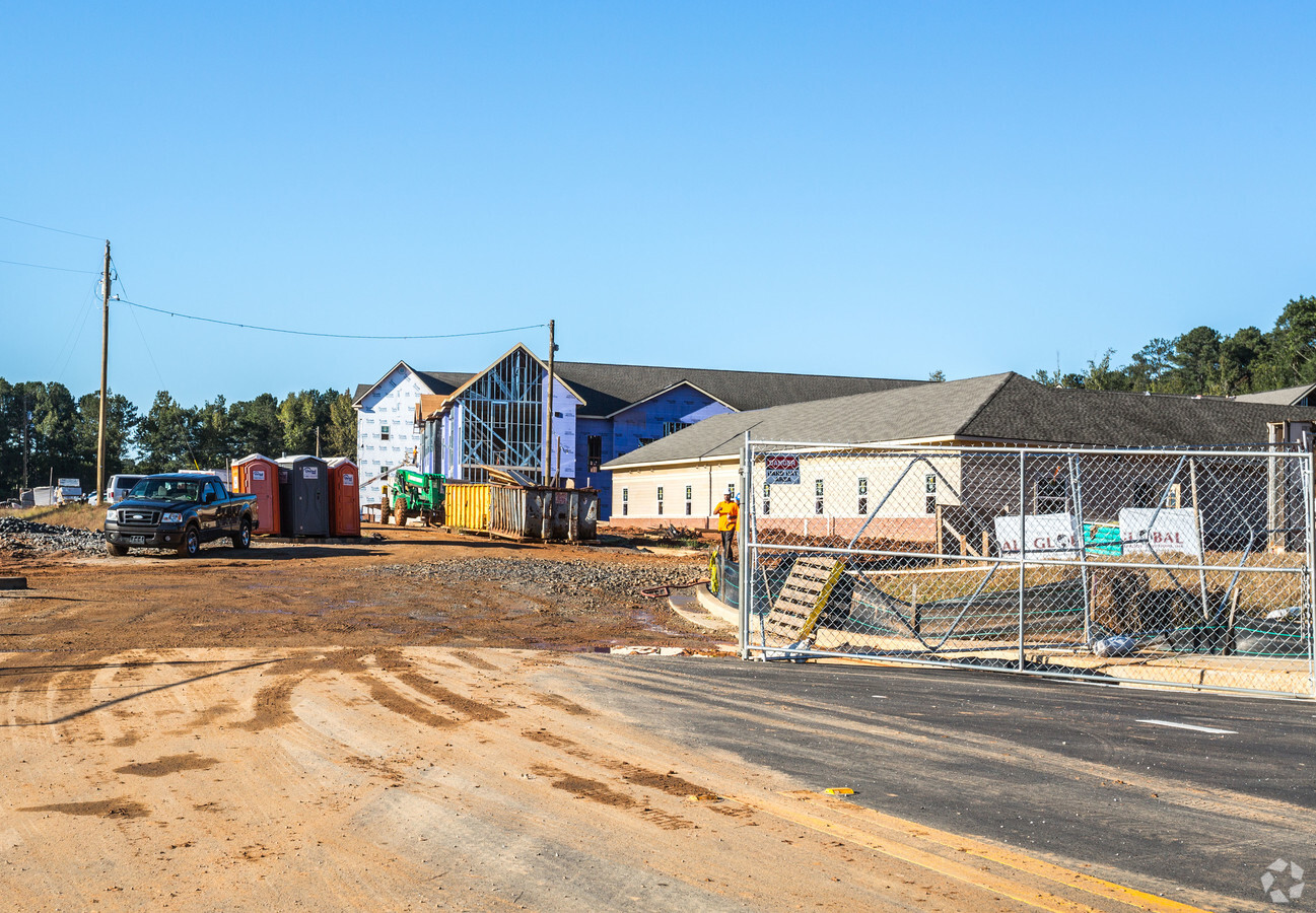 Heartis Fayetteville Independent Living - Heartis Fayetteville Independent Living Apartments