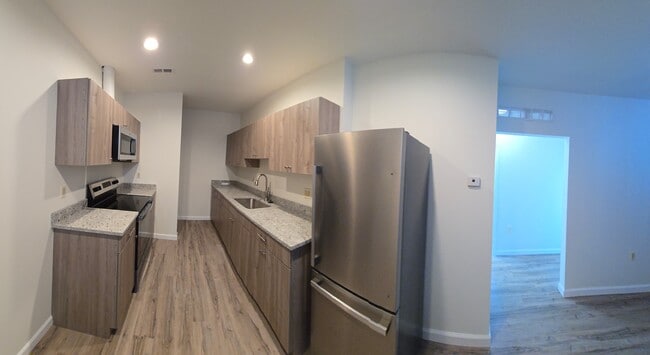 Building Photo - Rayan Apartments