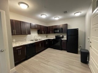 Kitchen - The Retreat at Mineral Springs Apartments