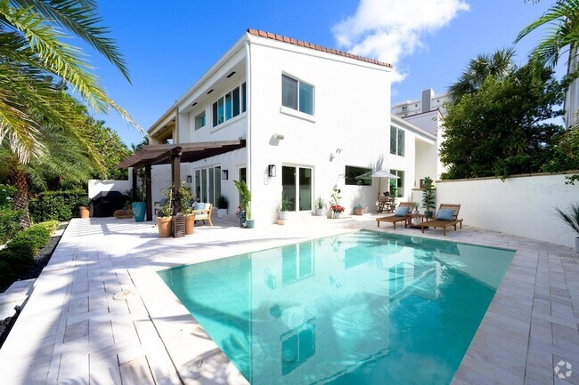 Building Photo - 4502 S Ocean Blvd Rental