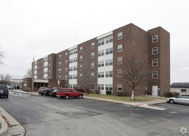 Anterior View - East Ridge Manor Apartments