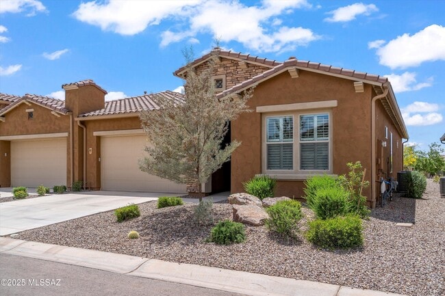 Building Photo - 30668 S Sand Hurst Ln