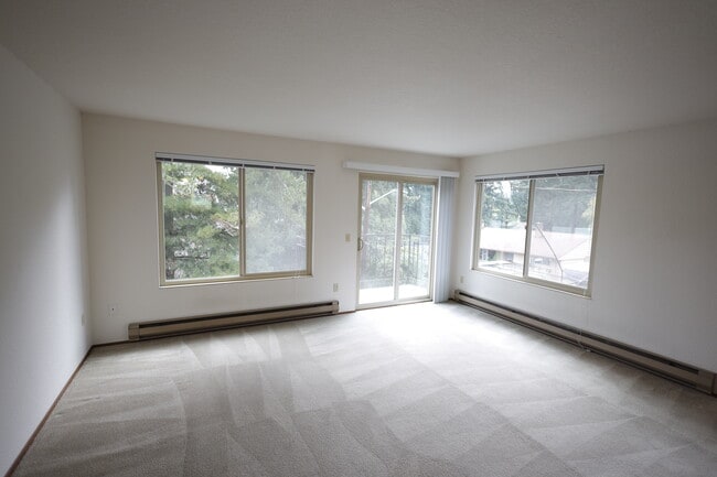 Building Photo - 314 N 134th St Rental