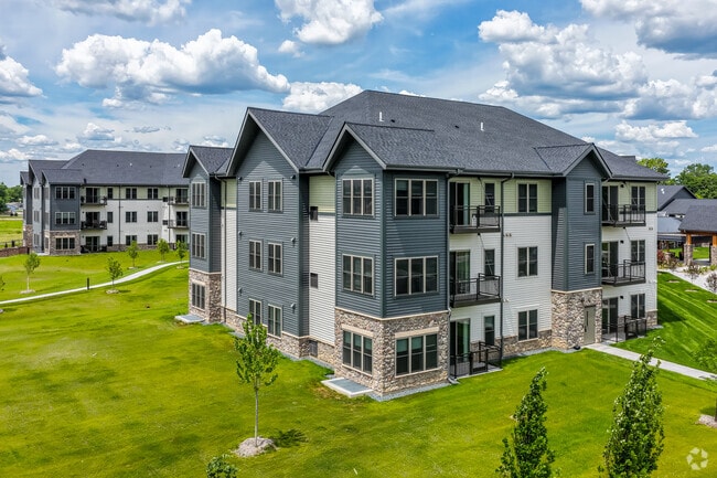 Building Photo - Vista Prairie at Eagle Pointe