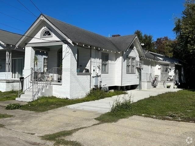 Building Photo - 8327 Oleander St Rental