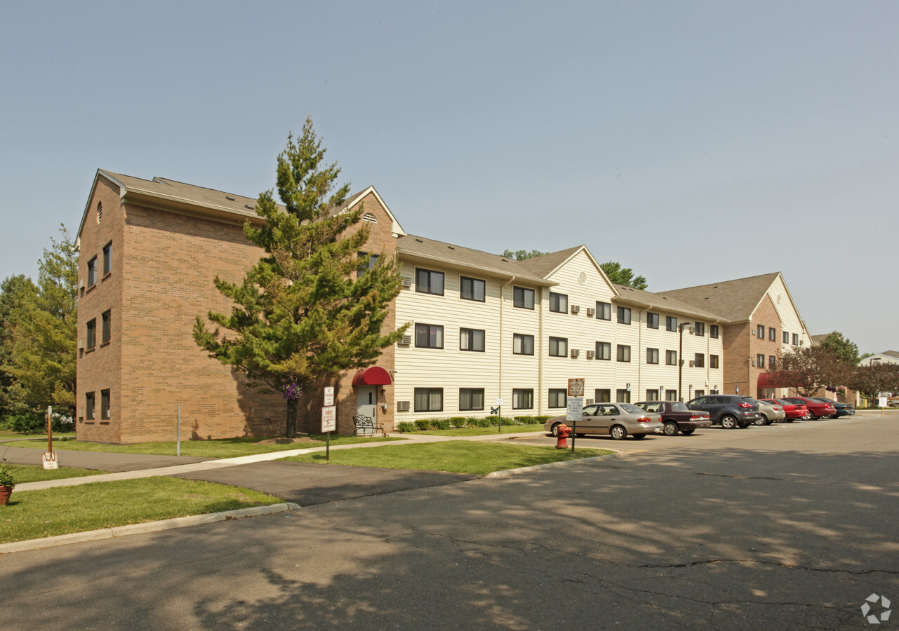 Hazel Park Manor Co-op - Hazel Park Manor Co-op Apartments