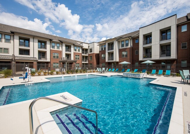 The Lakes at Grand Prairie 55+ Active Adult - The Lakes at Grand Prairie 55+ Active Adult Apartments