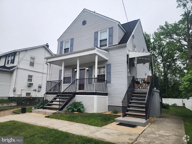 Building Photo - 124 8th Ave Rental