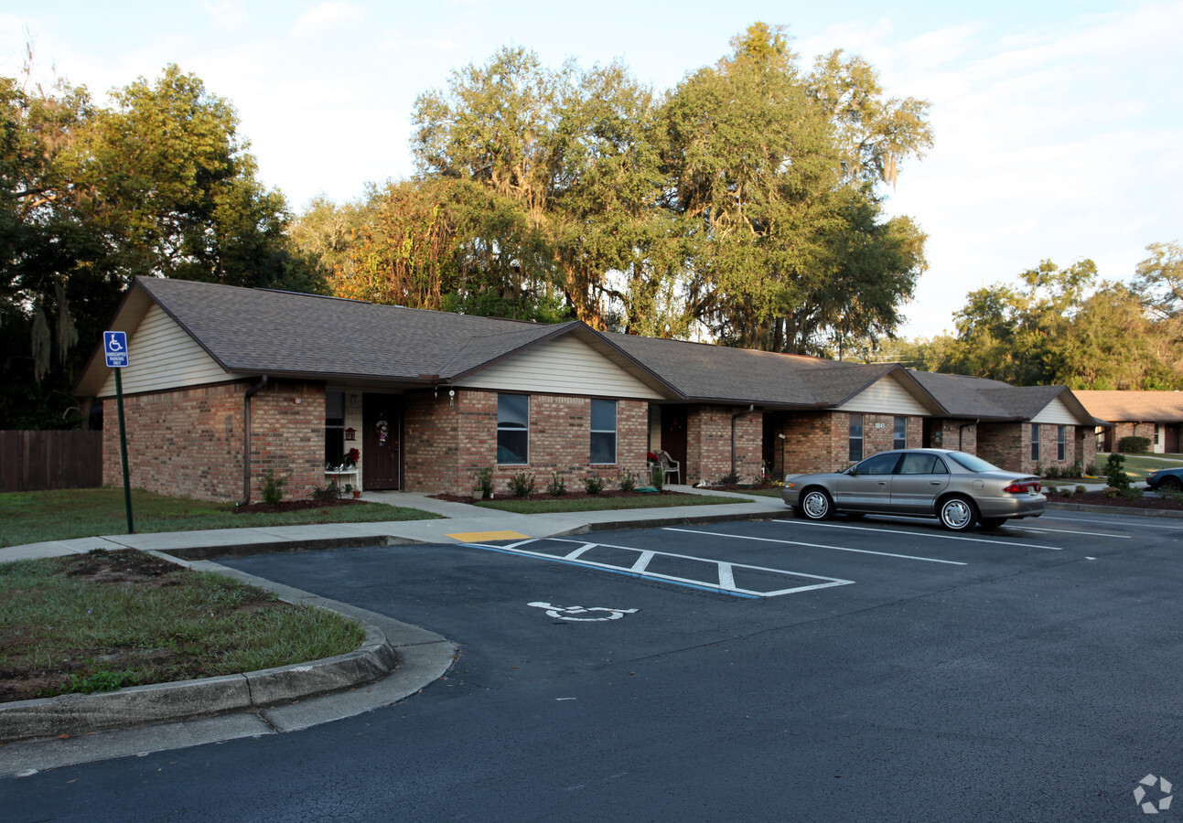 Rainbow Gardens Apartments - Rainbow Gardens Apartments