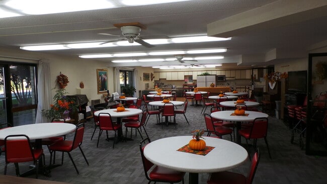 Community meeting room - Blackhawk Manor