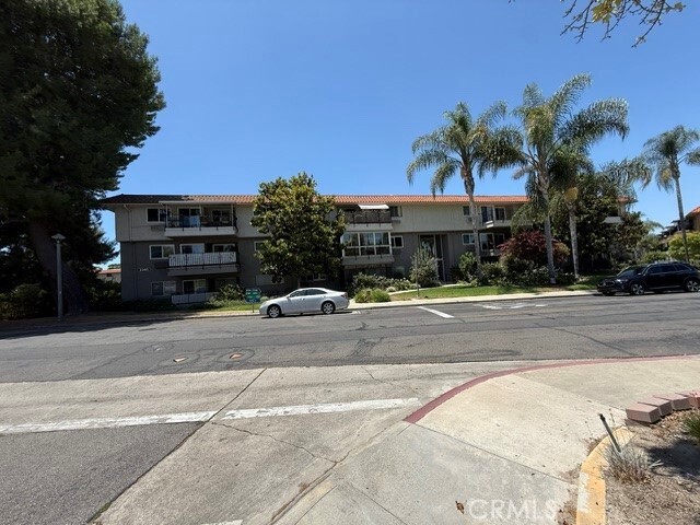 Building Photo - 2393 Via Mariposa W
