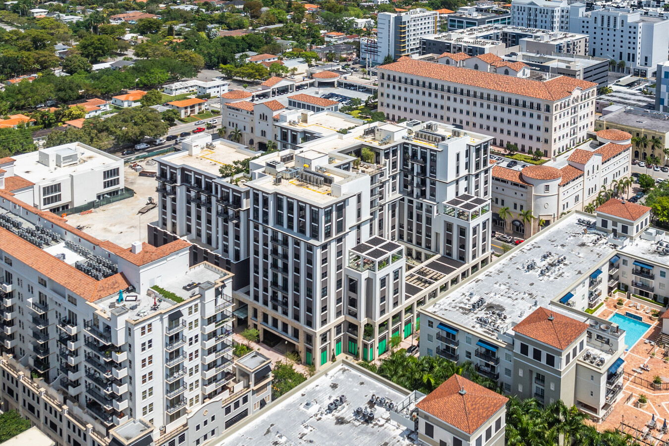 4111 Salzedo St - Facing East - Belmont Village Coral Gables Apartments