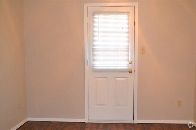Building Photo - 1247 Dallas Dr Rental