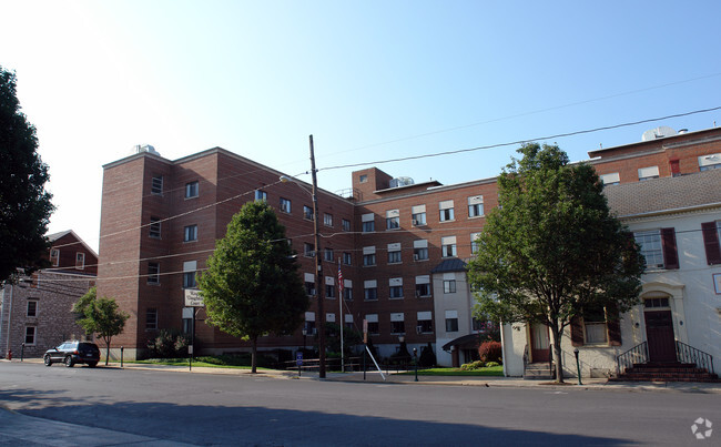 Building Photo - Kings Daughters Court Rental