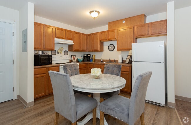 1BR, 1BA_621SF - The Overlook Apartments