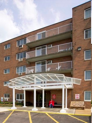 Main Entrance - Grandview Manor Apartments