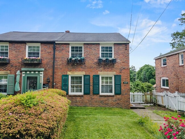 Photo - 529 Beaver St Townhome