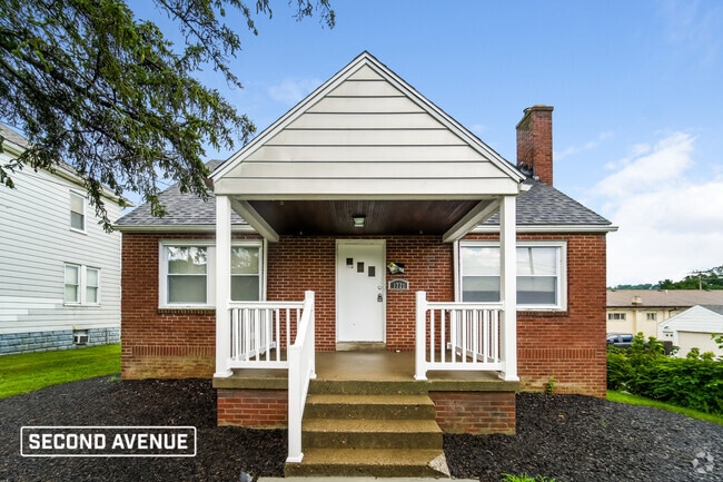 Building Photo - 1721 VanBuren St Rental