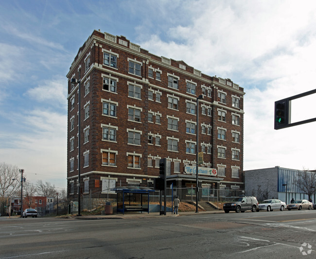 Primary Photo - Chatham Apartments