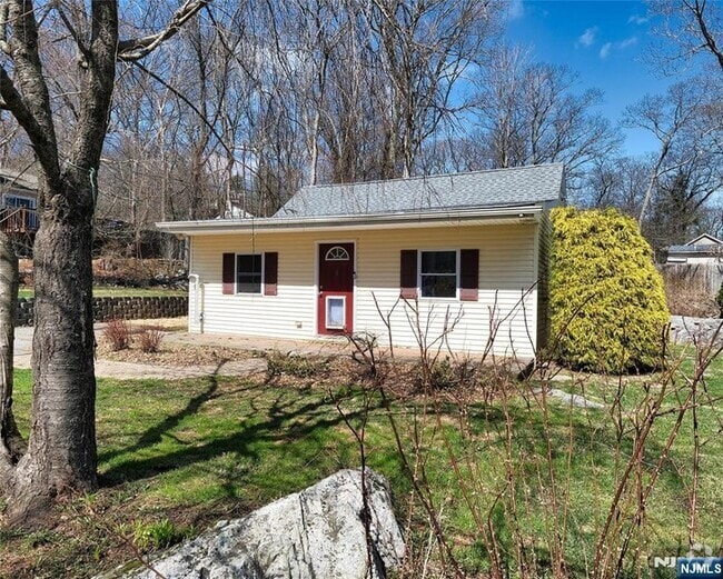 Building Photo - 8 Quinton Rd Rental