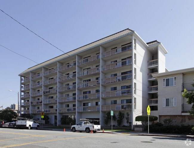 Building Photo - Baywood Apartments