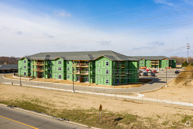 Building Photo - Rolling Hills Retirement Community Rental