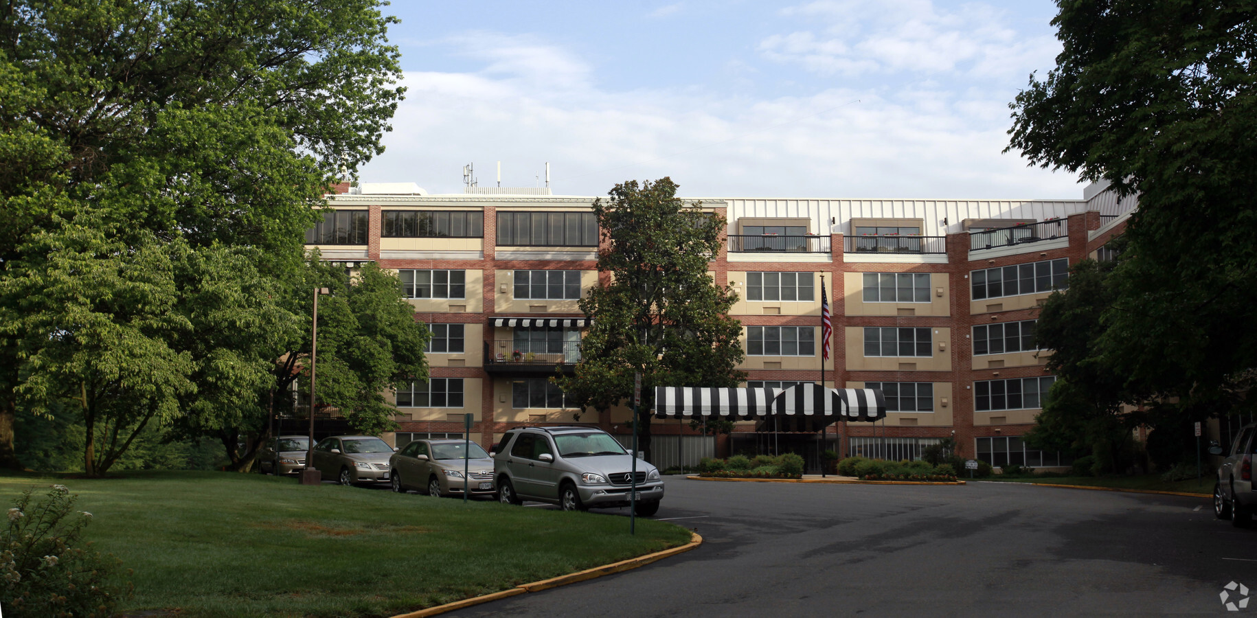 Photo - Vinson Hall Apartments