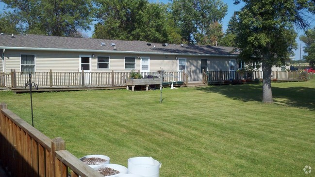 Building Photo - Courtyard Apartments