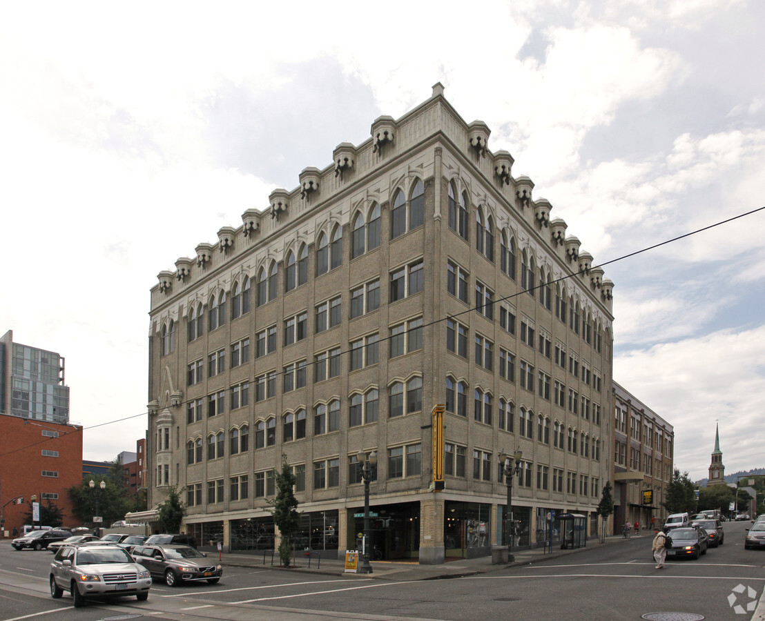 Photo - Chaucer Court Apartments