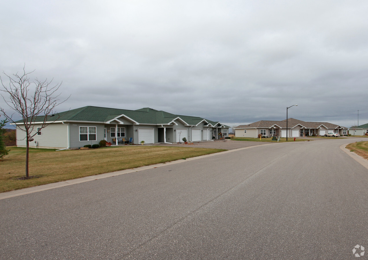 Crossing Meadows - Crossing Meadows Apartments