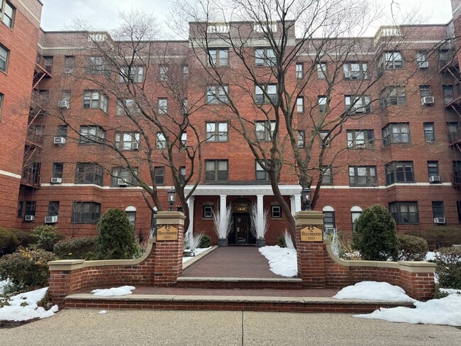 Building Photo - 100 Prospect Ave