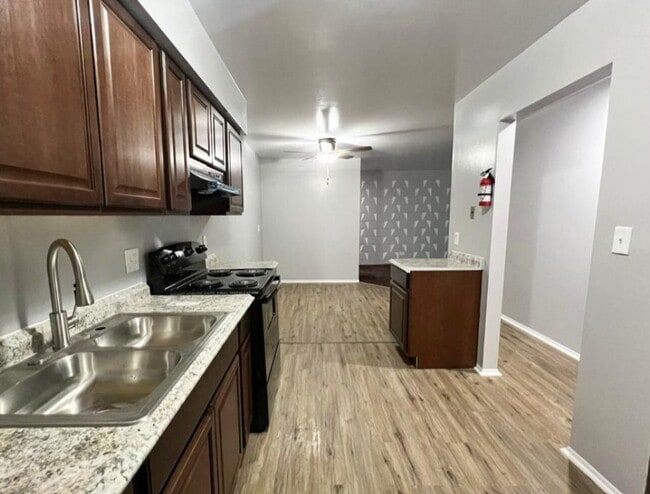 Building Photo - Dolson Arms Apartments