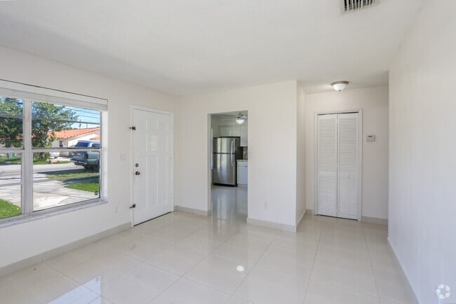 Building Photo - 3156 SW 27th St Rental
