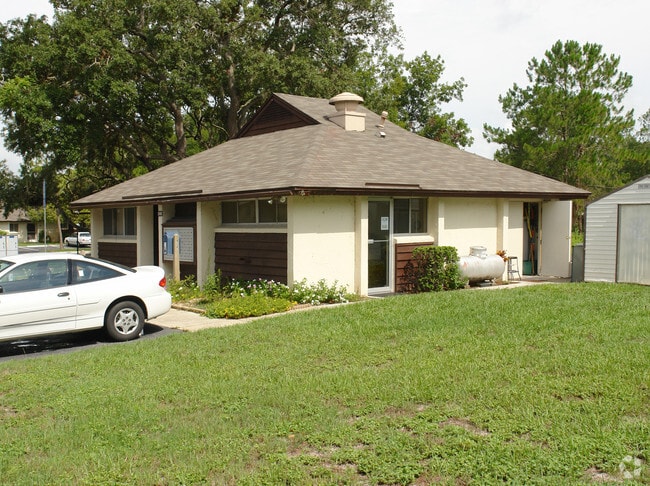 Building Photo - Lakeview Villas Rental
