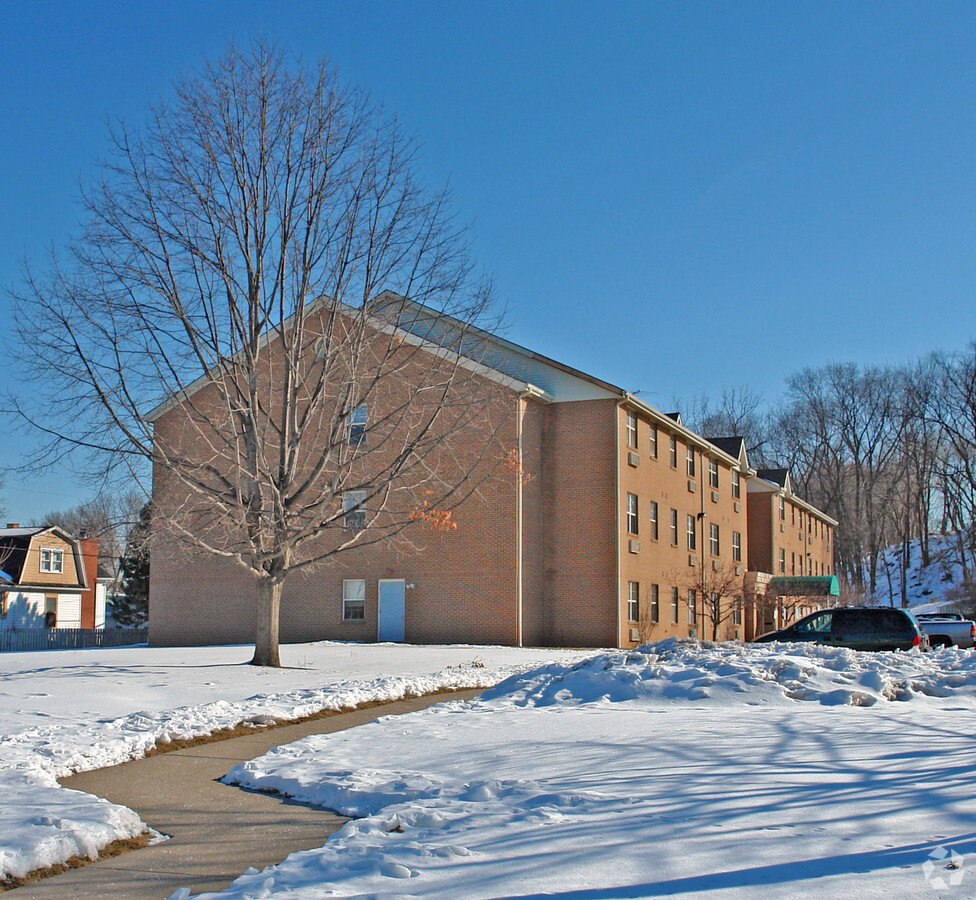 Redeemer Community - Redeemer Community Apartments