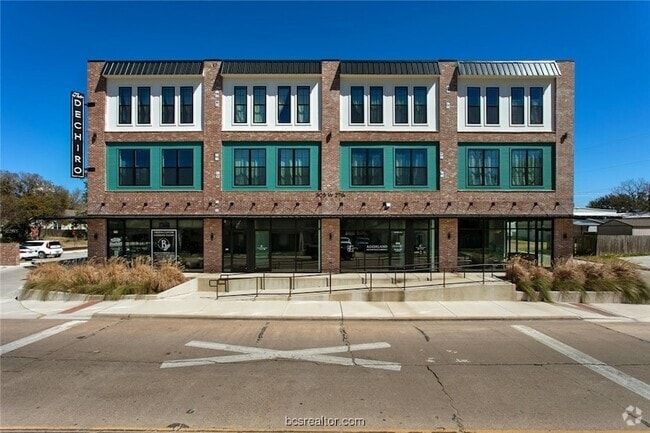 Building Photo - 305 W 27th St Rental