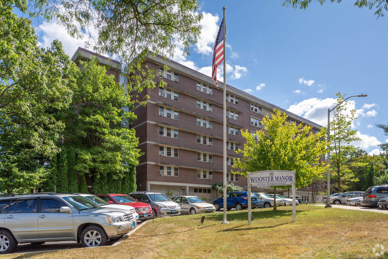 Wooster Manor - Wooster Manor Apartments