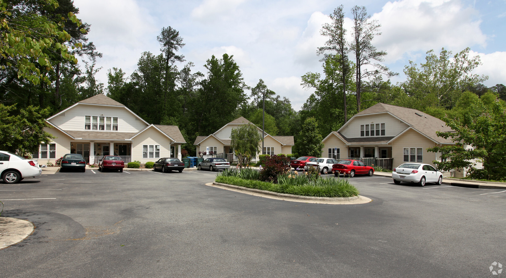 Photo - Rockwood North and Cottages Apartments