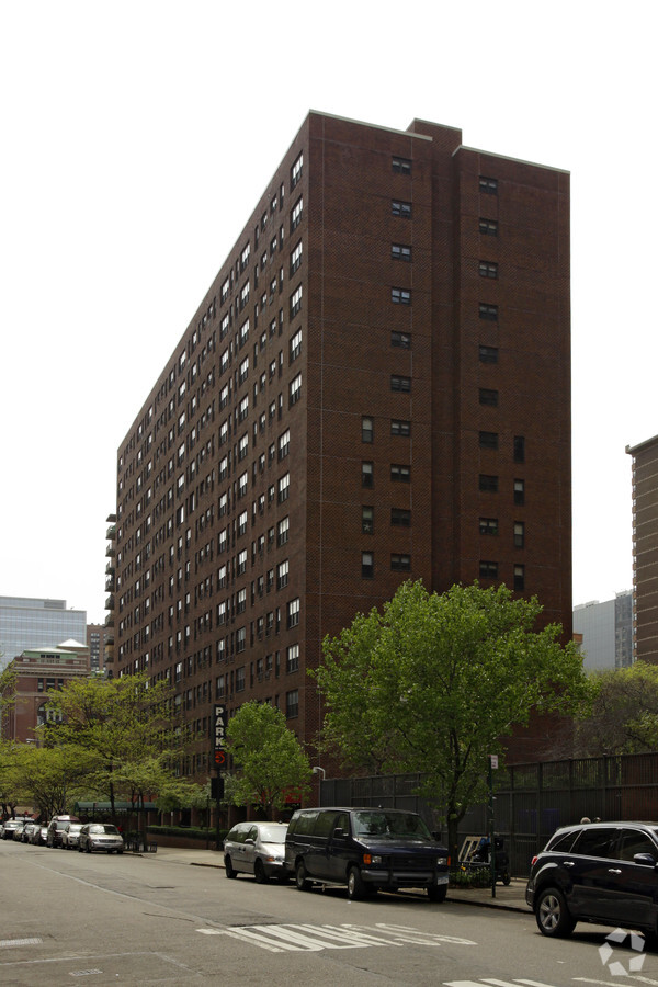 Photo - Renwick Gardens Apartments