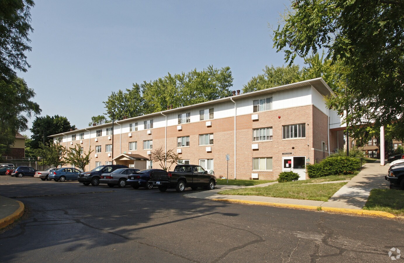 Primary Photo - Reed Manor Apartments