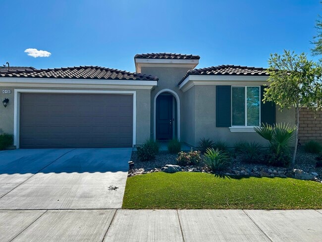 Building Photo - 43930 Arancia Way